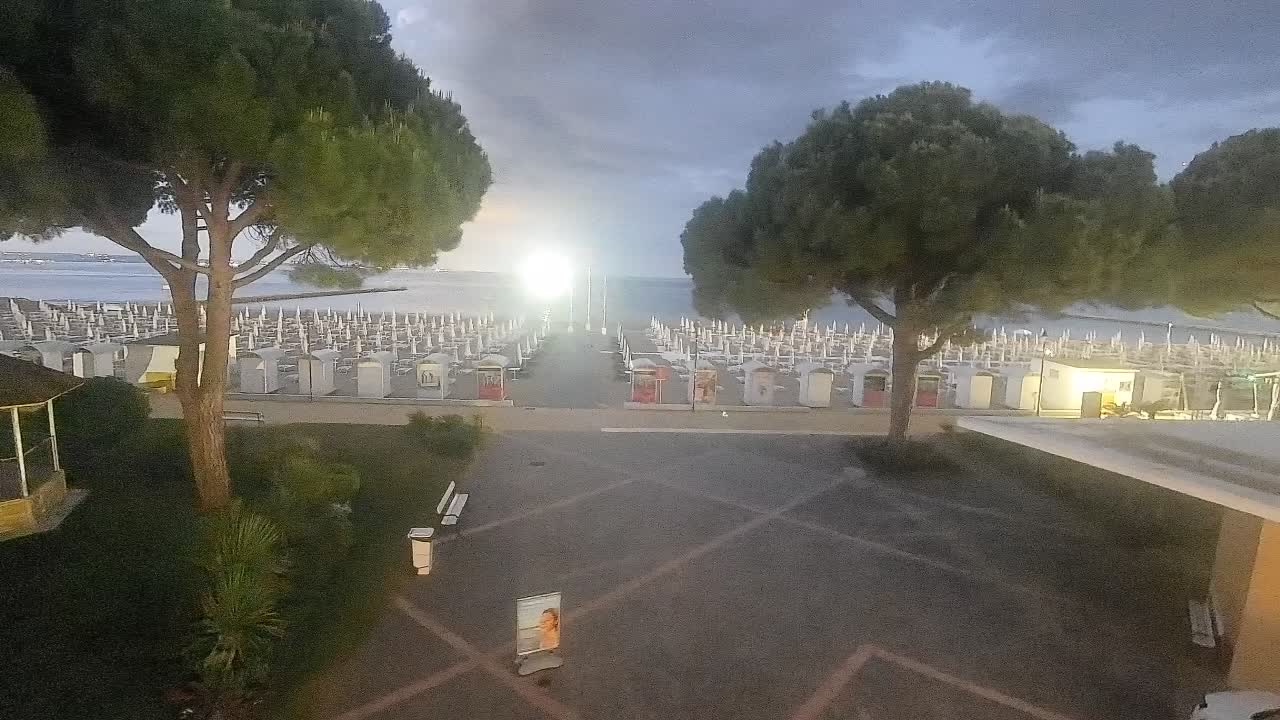 Grado Beach Webcam Entrance | Real-Time View of the Seaside