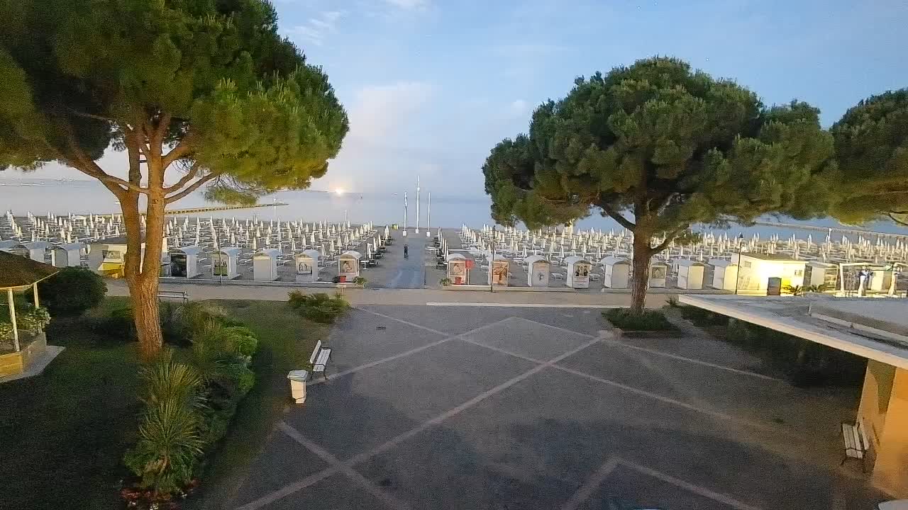 Grado Ulaz na Plažu | Pogled Uživo na Obalu
