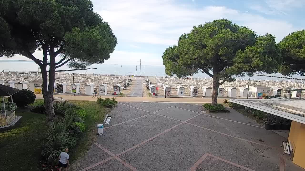 Grado Ulaz na Plažu | Pogled Uživo na Obalu