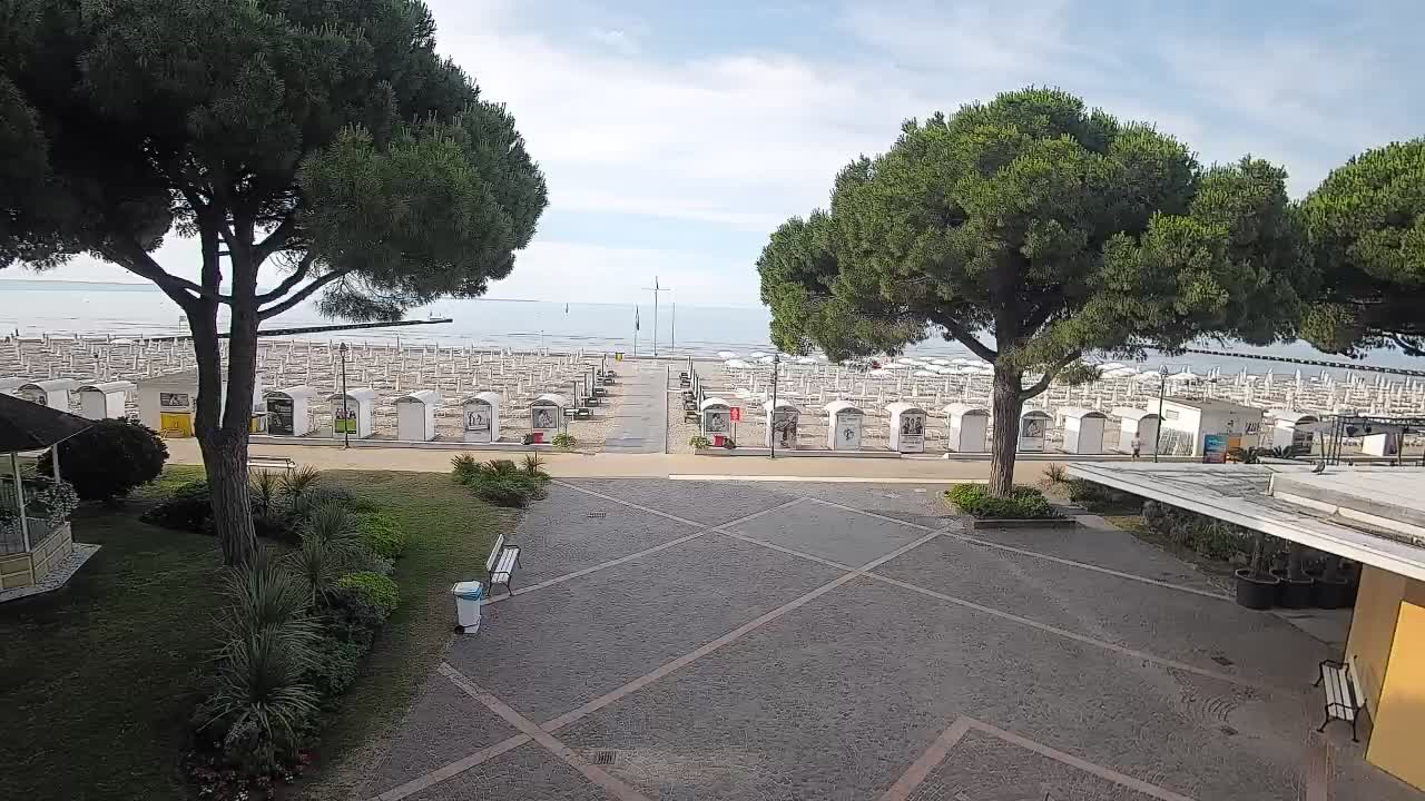 Grado Ulaz na Plažu | Pogled Uživo na Obalu