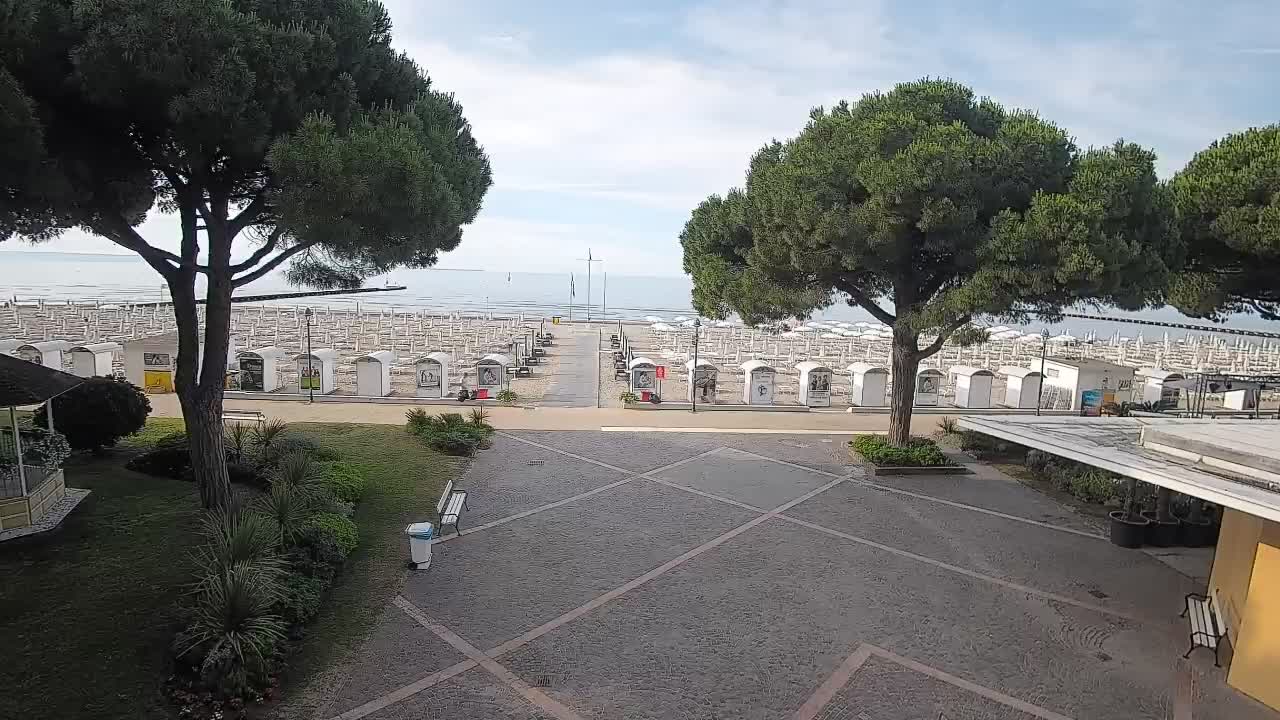 Grado Ulaz na Plažu | Pogled Uživo na Obalu
