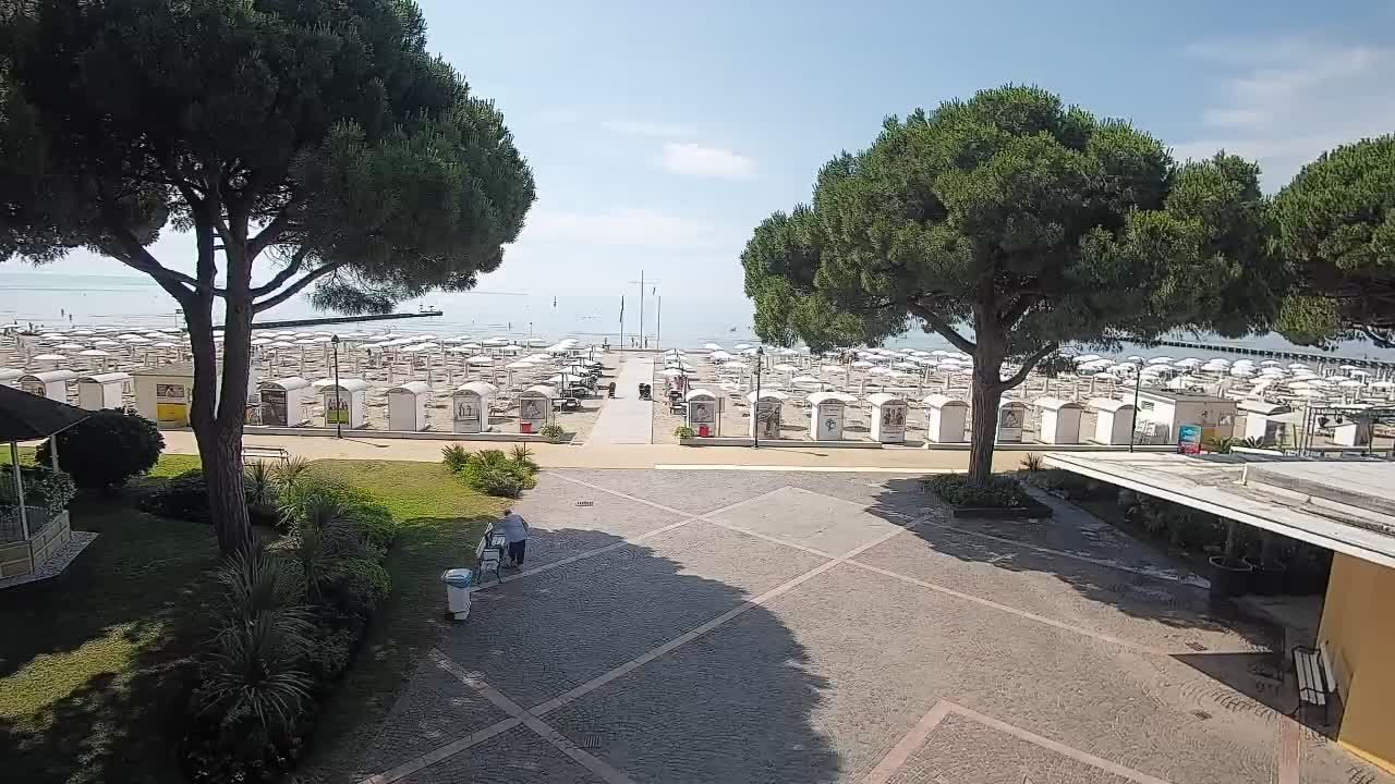 Grado Beach Webcam Entrance | Real-Time View of the Seaside