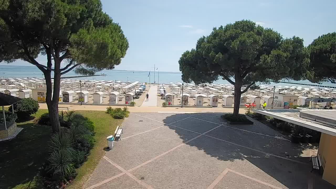 Grado Beach Webcam Entrance | Real-Time View of the Seaside