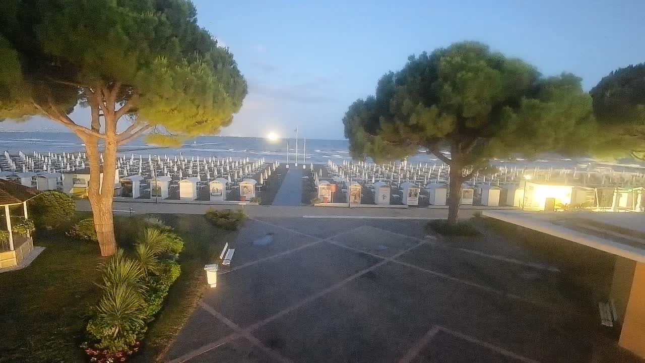 Grado Beach Webcam Entrance | Real-Time View of the Seaside