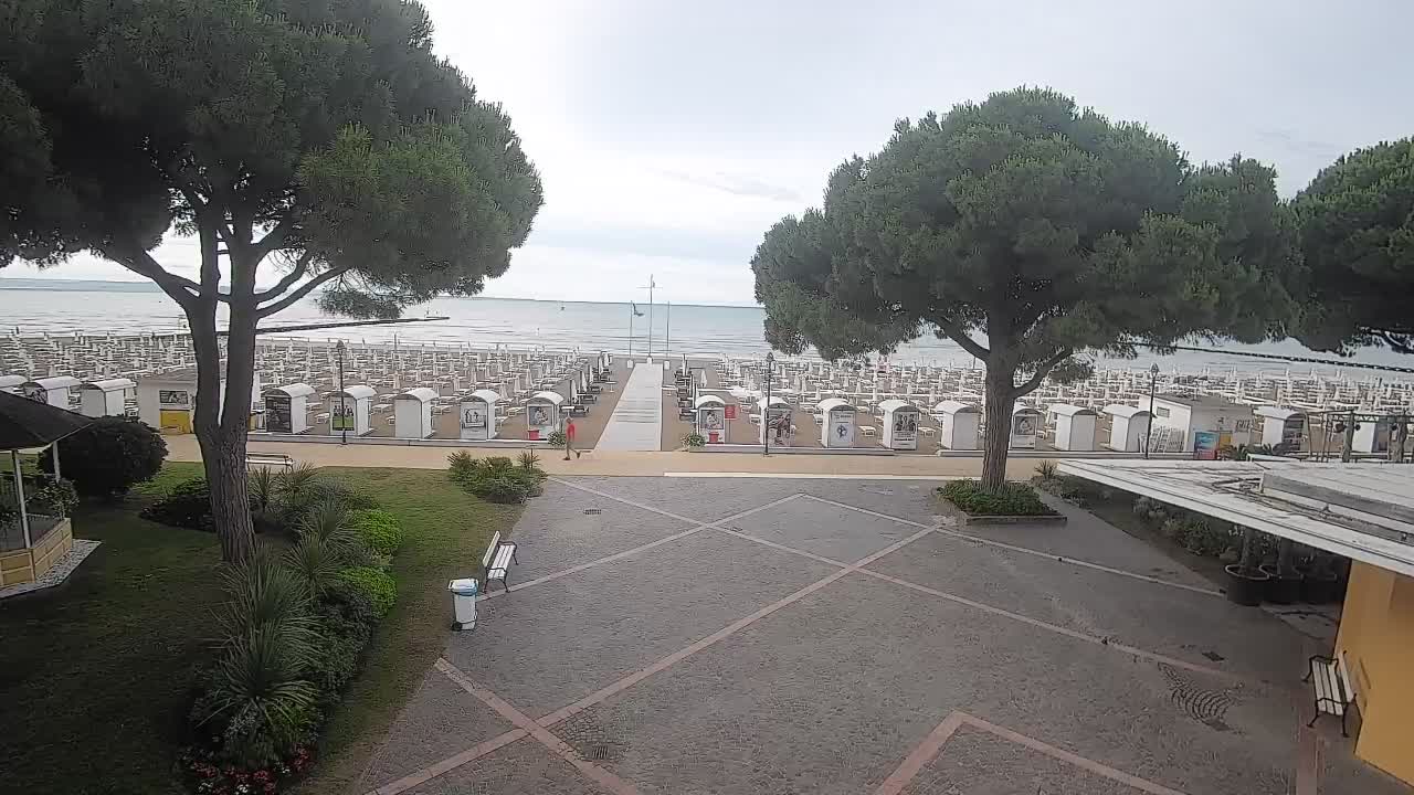 Grado Ulaz na Plažu | Pogled Uživo na Obalu