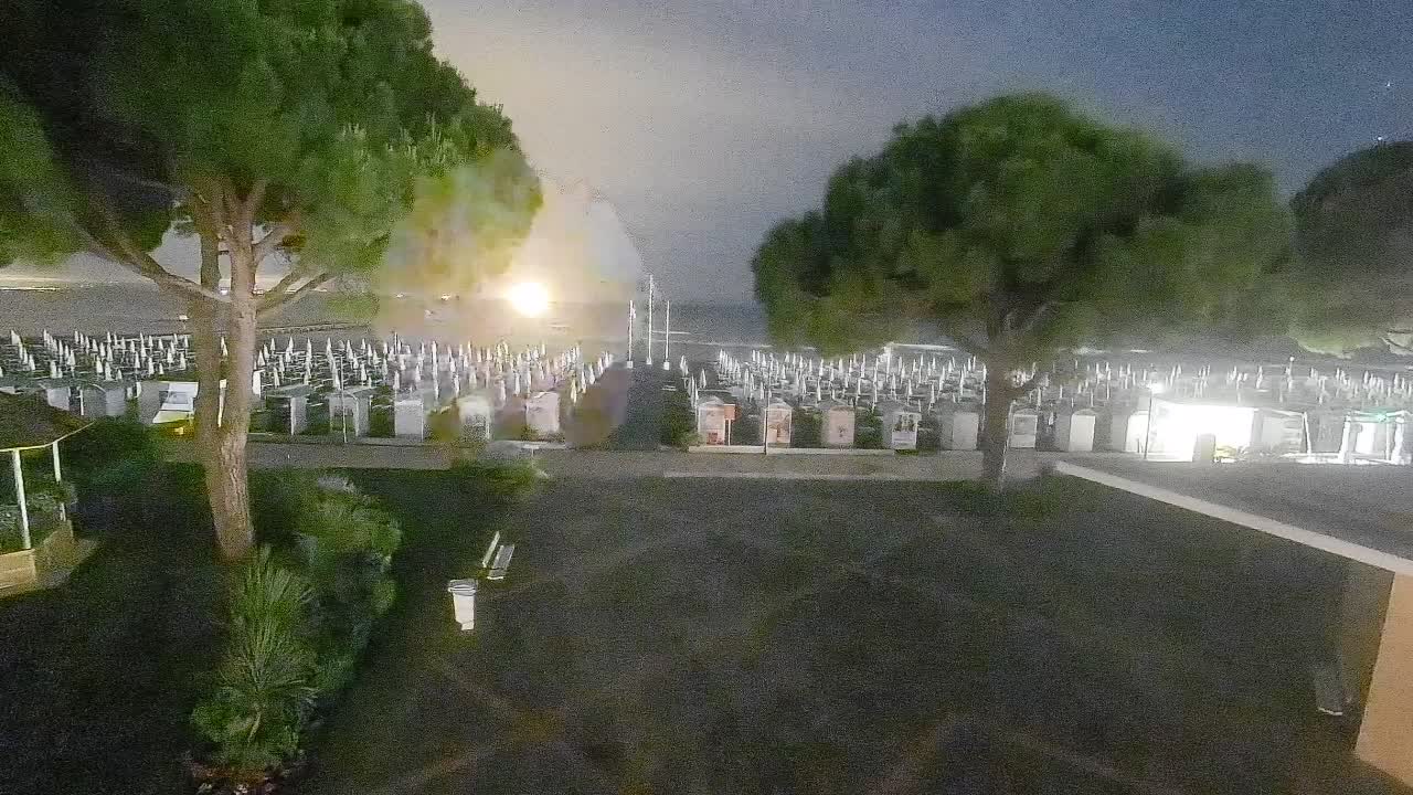 Grado Ulaz na Plažu | Pogled Uživo na Obalu