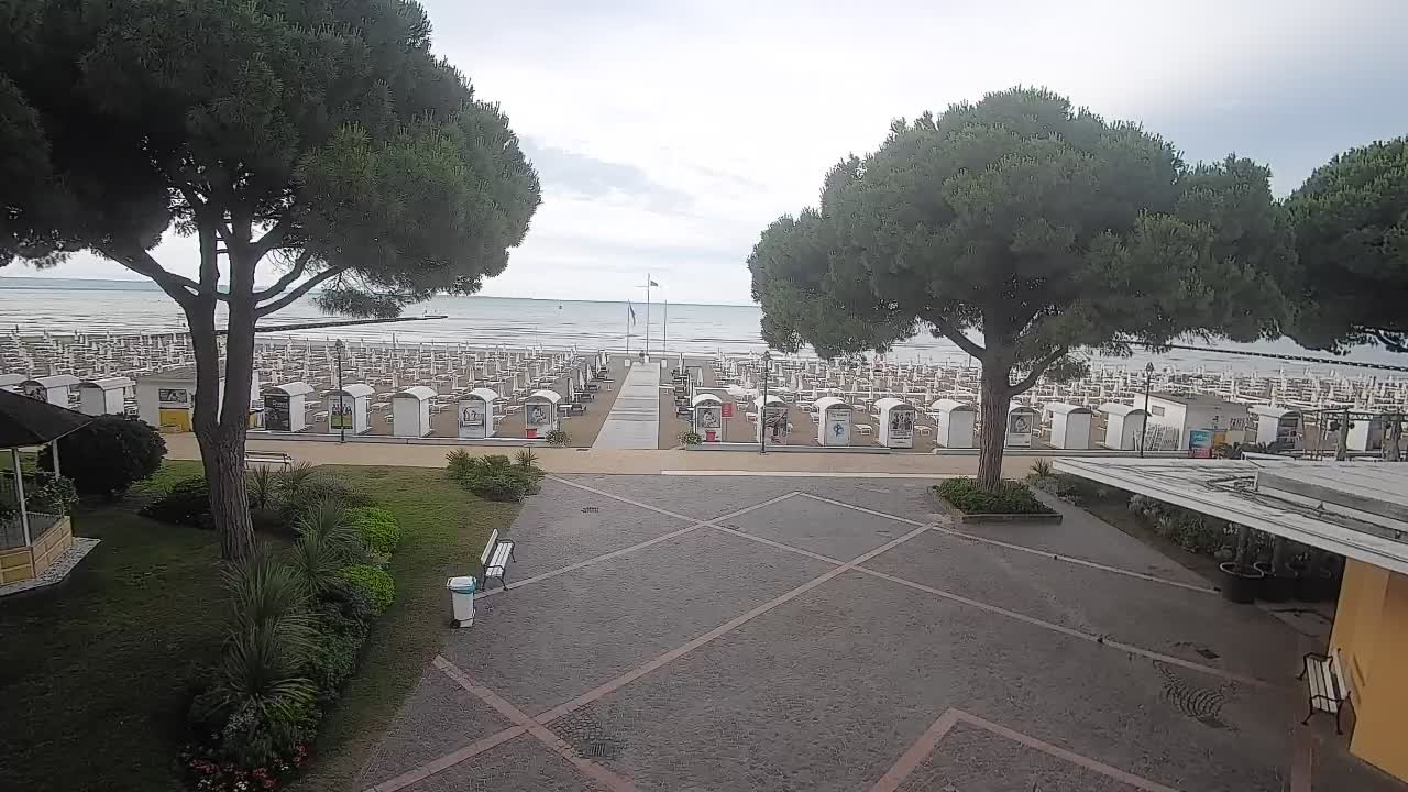 Grado Ulaz na Plažu | Pogled Uživo na Obalu