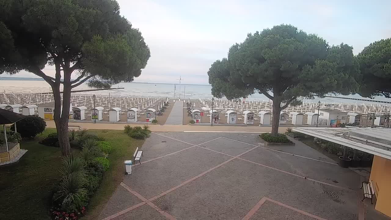 Grado Beach Webcam Entrance | Real-Time View of the Seaside