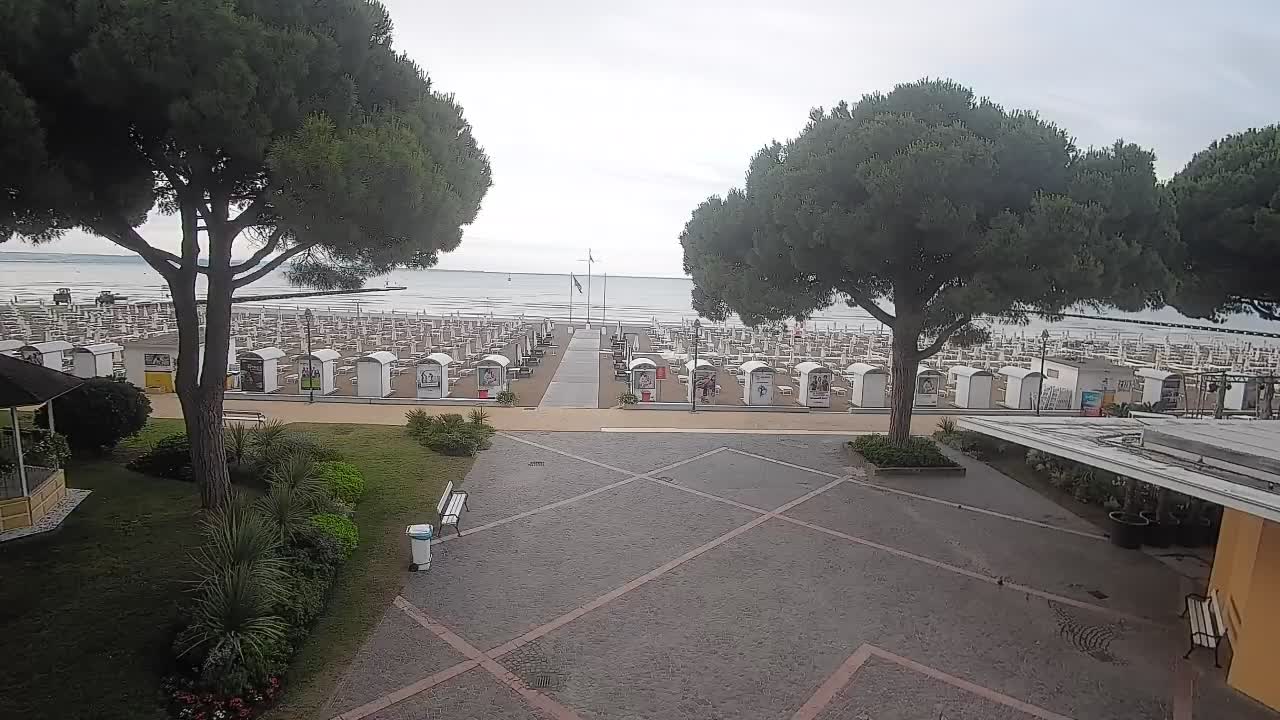 Grado Ulaz na Plažu | Pogled Uživo na Obalu
