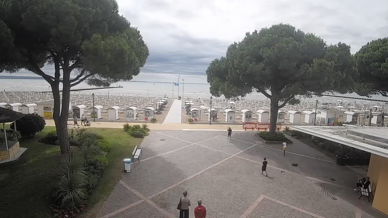 Grado Beach Webcam Entrance | Real-Time View of the Seaside