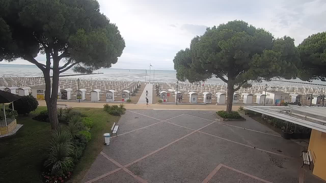 Grado Beach Webcam Entrance | Real-Time View of the Seaside