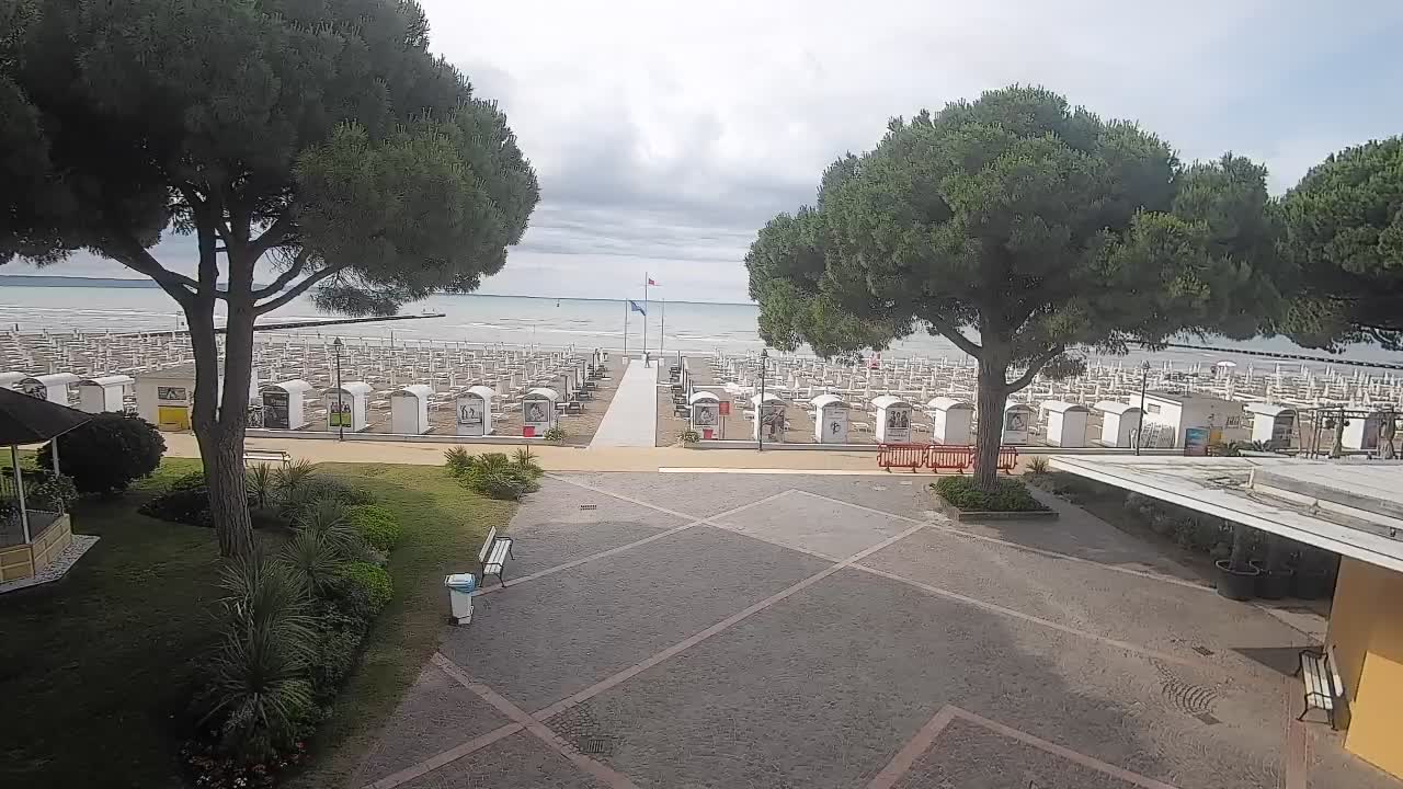 Grado Ulaz na Plažu | Pogled Uživo na Obalu