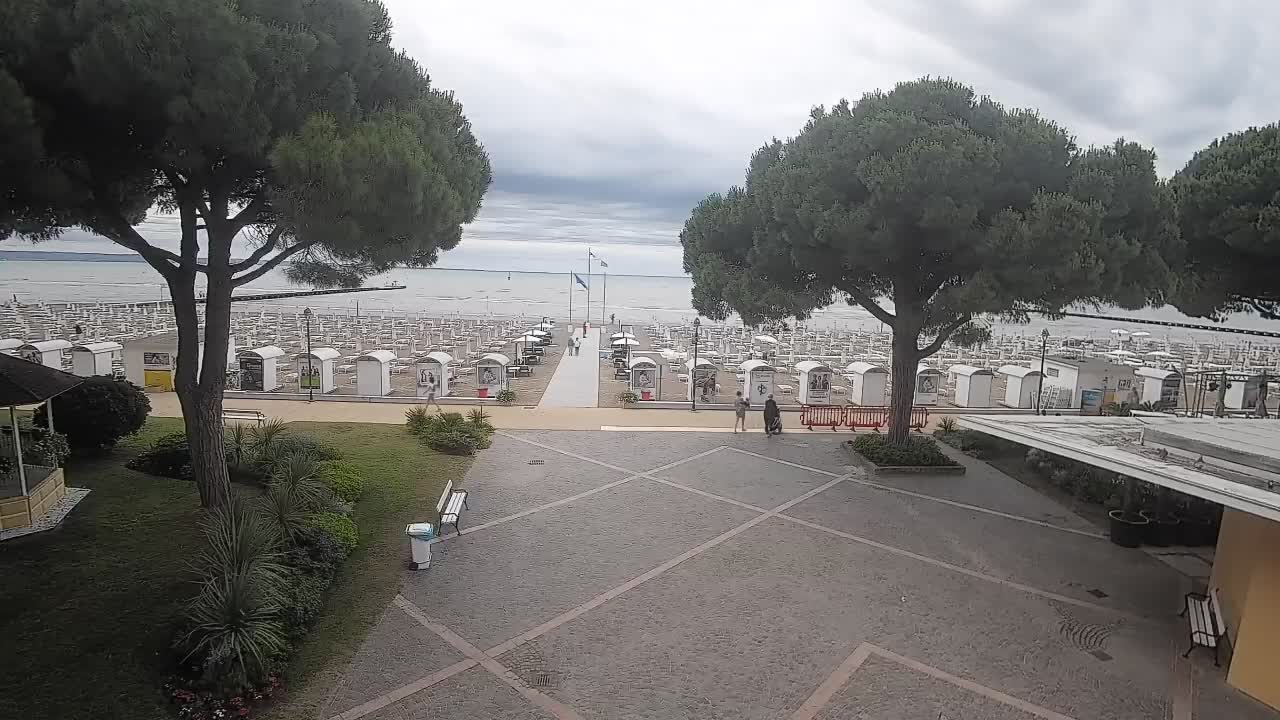 Grado Beach Webcam Entrance | Real-Time View of the Seaside