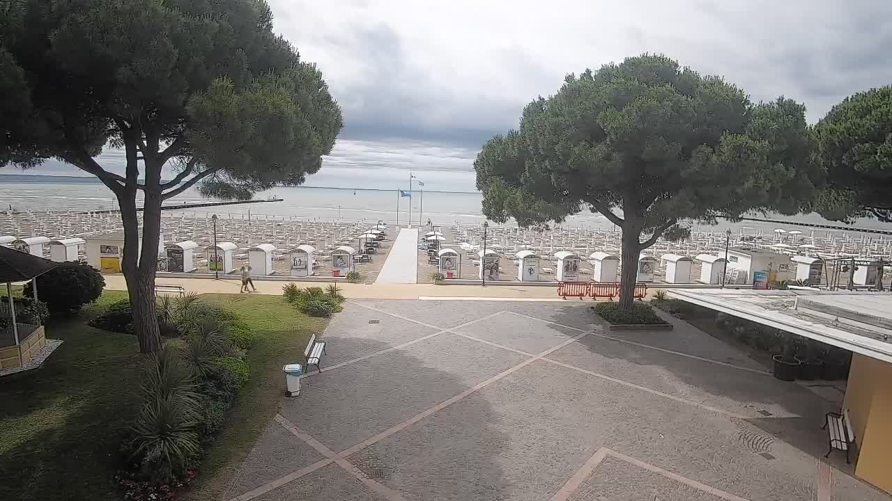 Grado Beach Webcam Entrance | Real-Time View of the Seaside