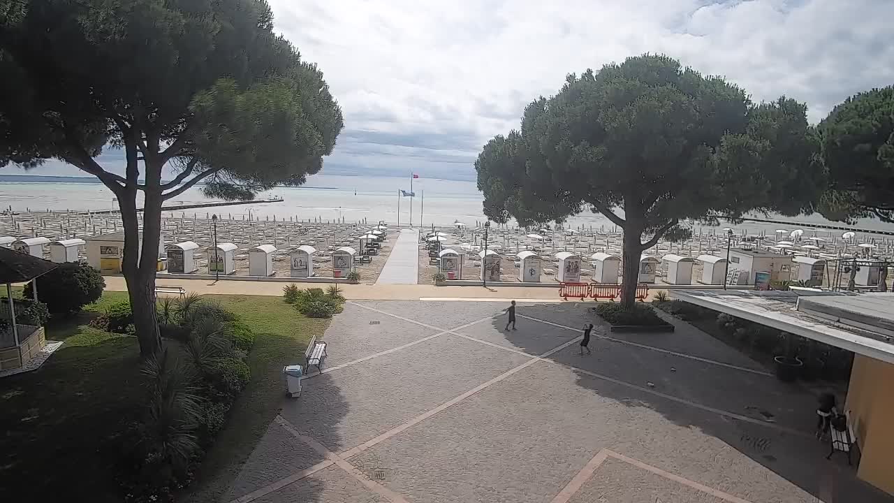Grado Ulaz na Plažu | Pogled Uživo na Obalu