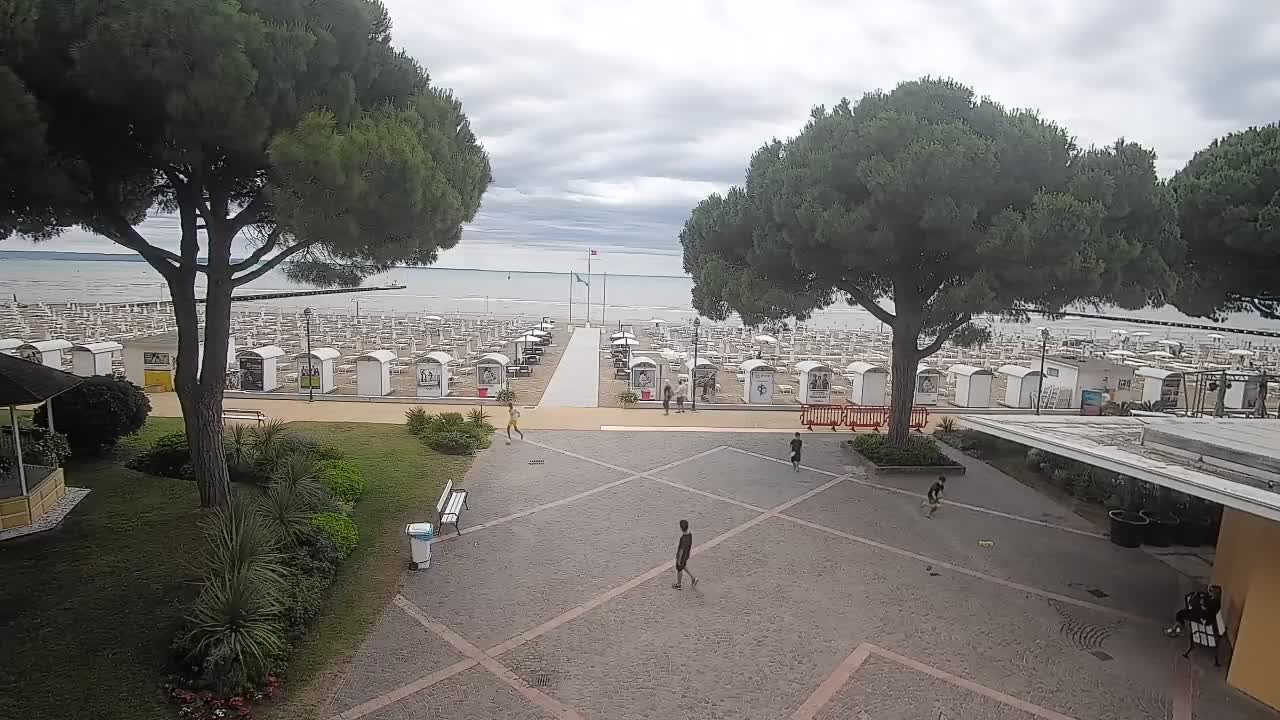Grado Beach Webcam Entrance | Real-Time View of the Seaside