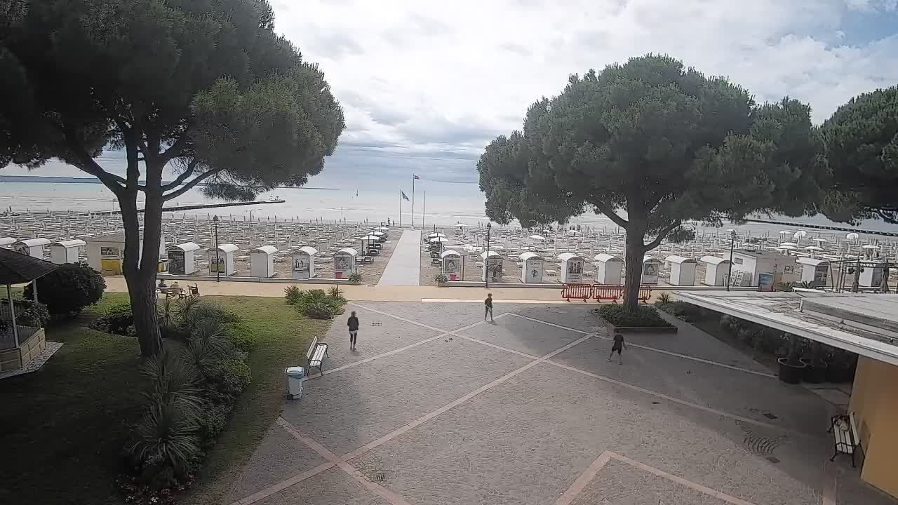 Grado Beach Webcam Entrance | Real-Time View of the Seaside