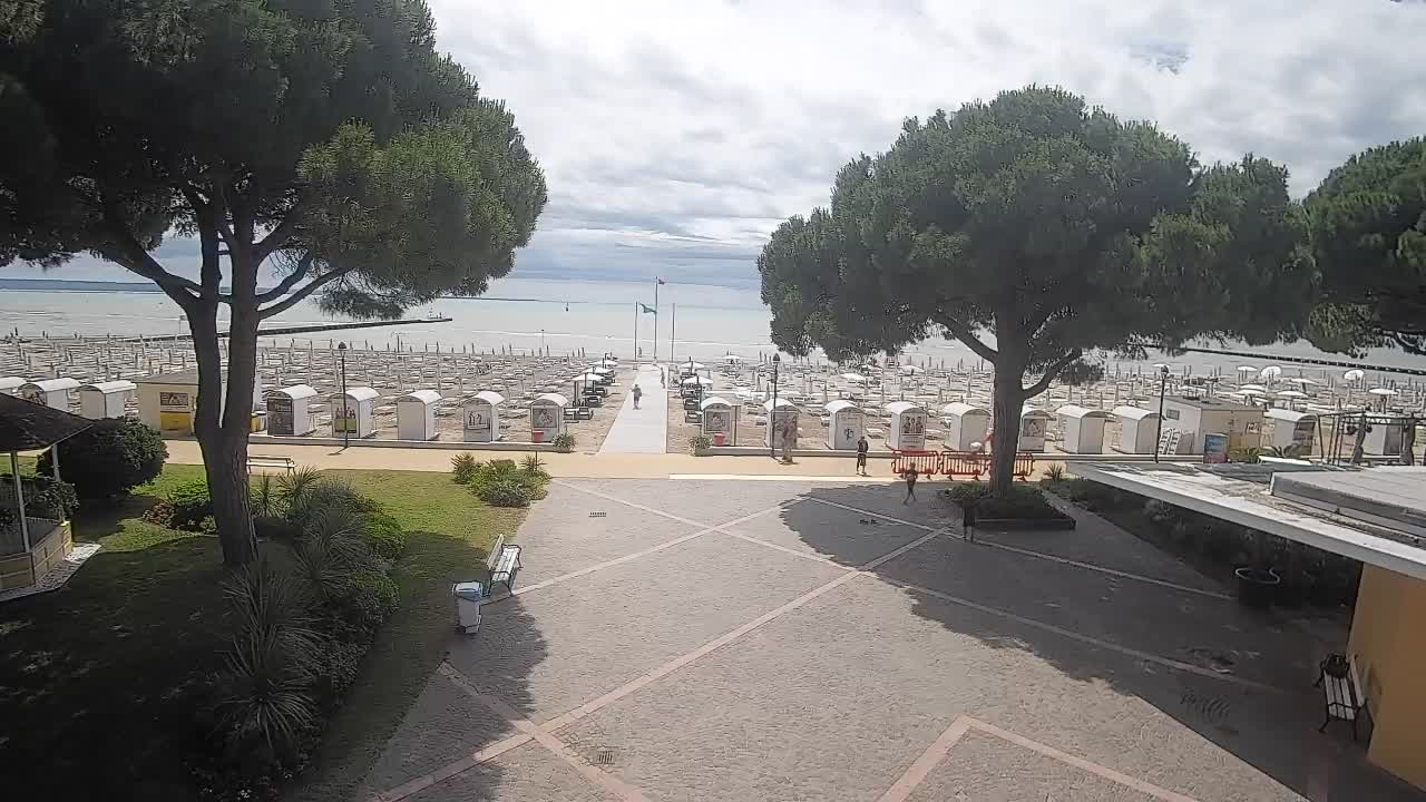 Grado Ulaz na Plažu | Pogled Uživo na Obalu