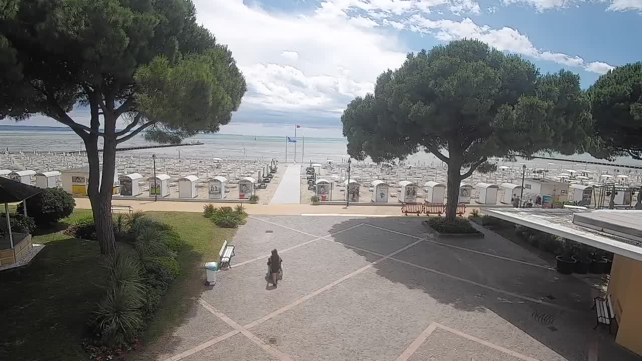 Grado Ulaz na Plažu | Pogled Uživo na Obalu