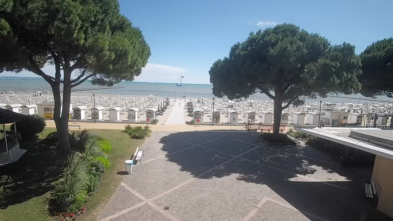 Grado Beach Webcam Entrance | Real-Time View of the Seaside
