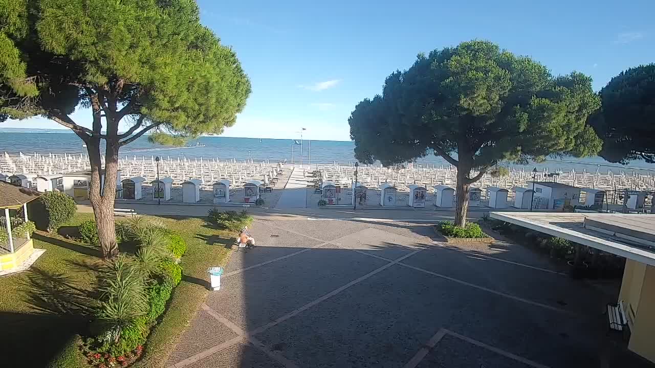 Grado Ulaz na Plažu | Pogled Uživo na Obalu