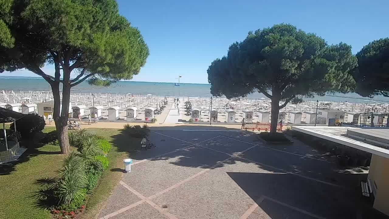 Grado Beach Webcam Entrance | Real-Time View of the Seaside