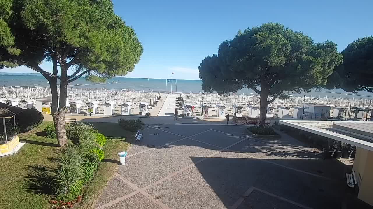 Grado Ulaz na Plažu | Pogled Uživo na Obalu