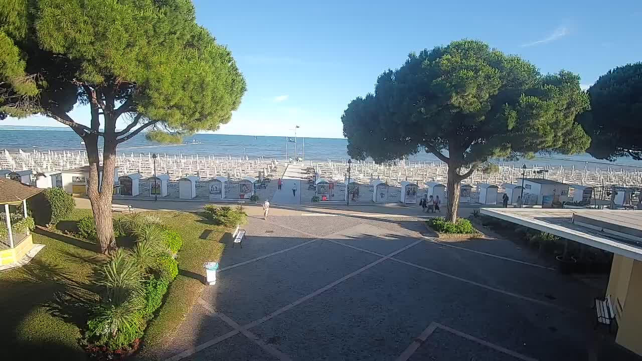 Grado Beach Webcam Entrance | Real-Time View of the Seaside