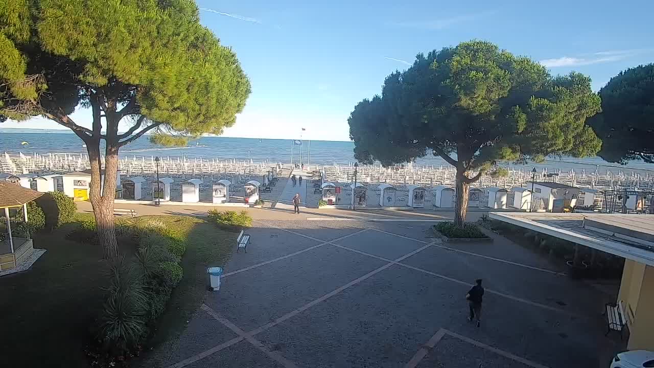 Grado Beach Webcam Entrance | Real-Time View of the Seaside