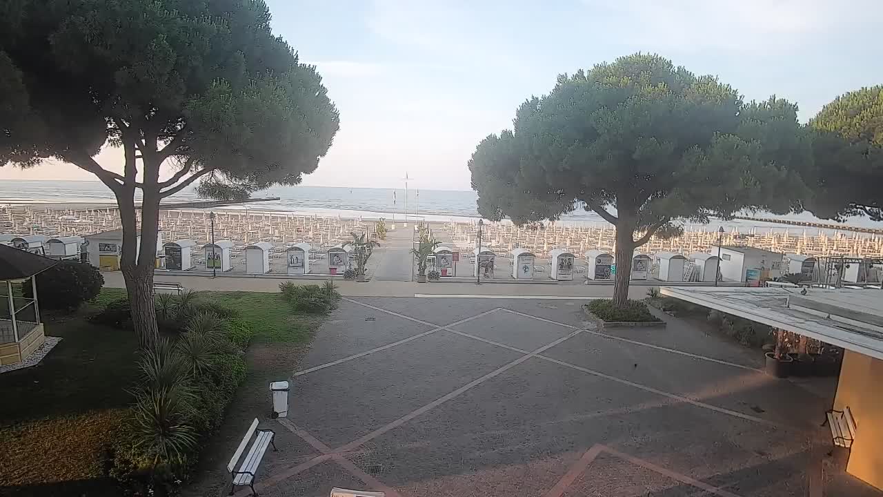 Grado Ulaz na Plažu | Pogled Uživo na Obalu