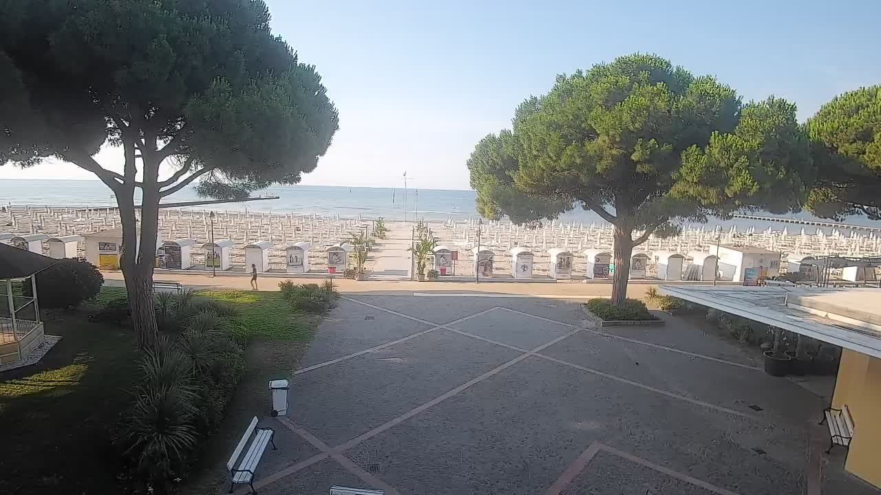 Grado Ulaz na Plažu | Pogled Uživo na Obalu