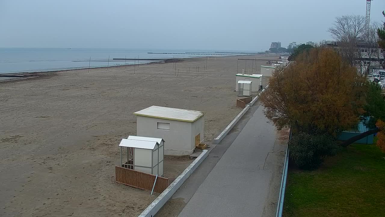 Spletna kamera v živo Grado: Pogledi na plažo in vodni park v realnem času