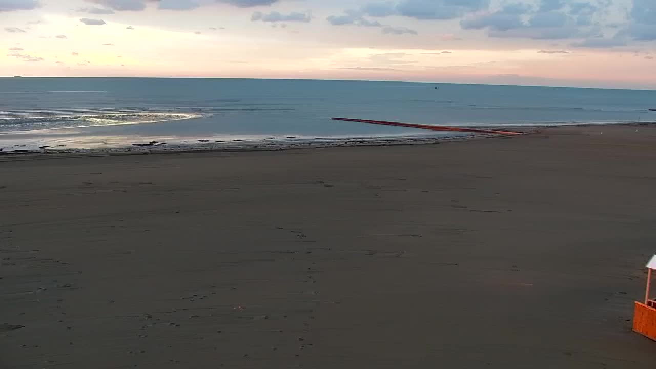 Grado Beach and Aquapark Views in Real Time