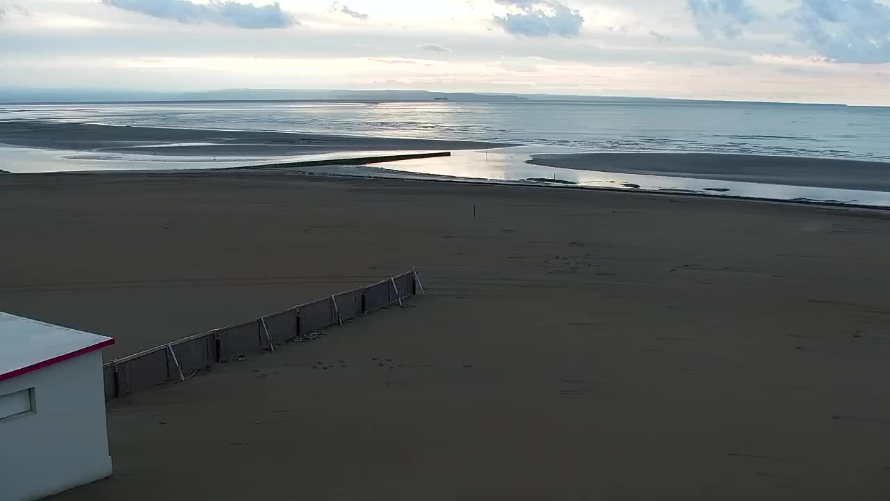 Webcam en vivo Grado: Vistas de la playa y del parque acuático en tiempo real