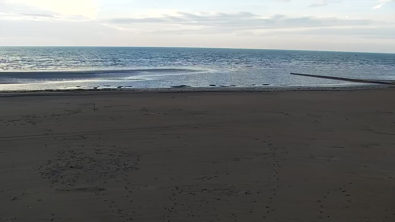 Spletna kamera v živo Grado: Pogledi na plažo in vodni park v realnem času