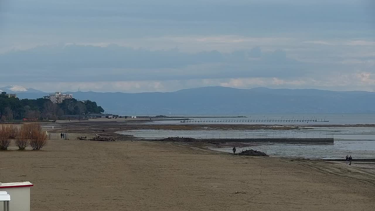 Webcam en vivo Grado: Vistas de la playa y del parque acuático en tiempo real