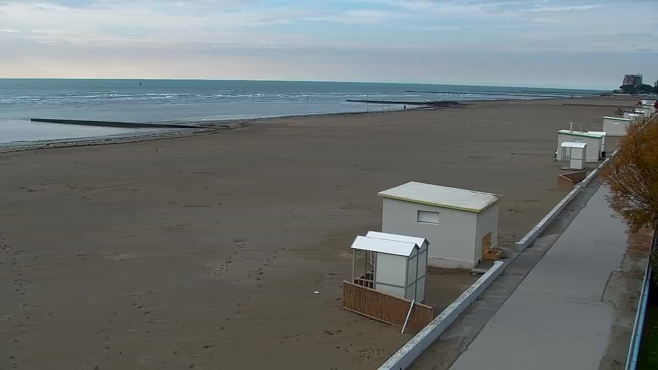 Webcam en vivo Grado: Vistas de la playa y del parque acuático en tiempo real