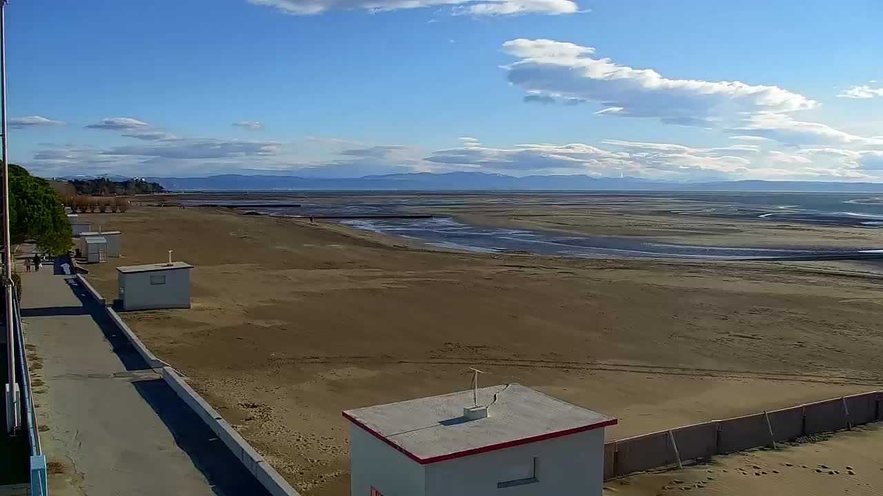 Grado Beach and Aquapark Views in Real Time