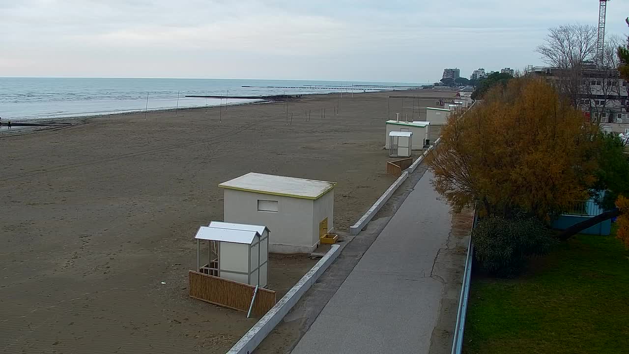 Webcam en vivo Grado: Vistas de la playa y del parque acuático en tiempo real