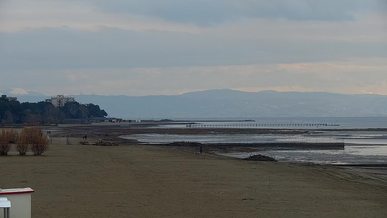 Webcam en vivo Grado: Vistas de la playa y del parque acuático en tiempo real