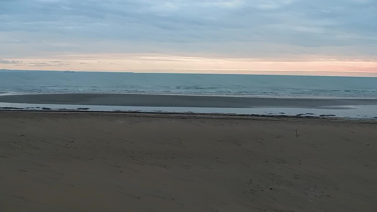 Webcam en vivo Grado: Vistas de la playa y del parque acuático en tiempo real