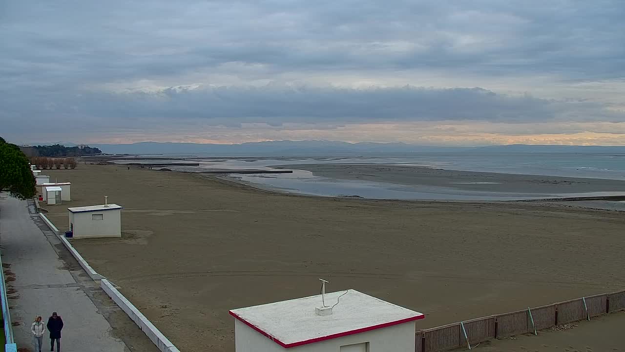 Grado Beach and Aquapark Views in Real Time