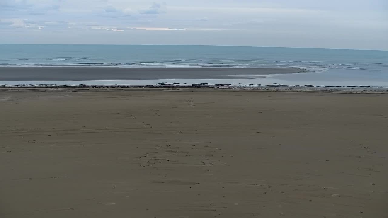 Webcam en vivo Grado: Vistas de la playa y del parque acuático en tiempo real