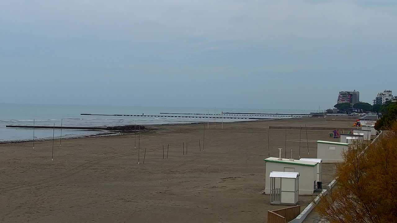 Webcam en vivo Grado: Vistas de la playa y del parque acuático en tiempo real