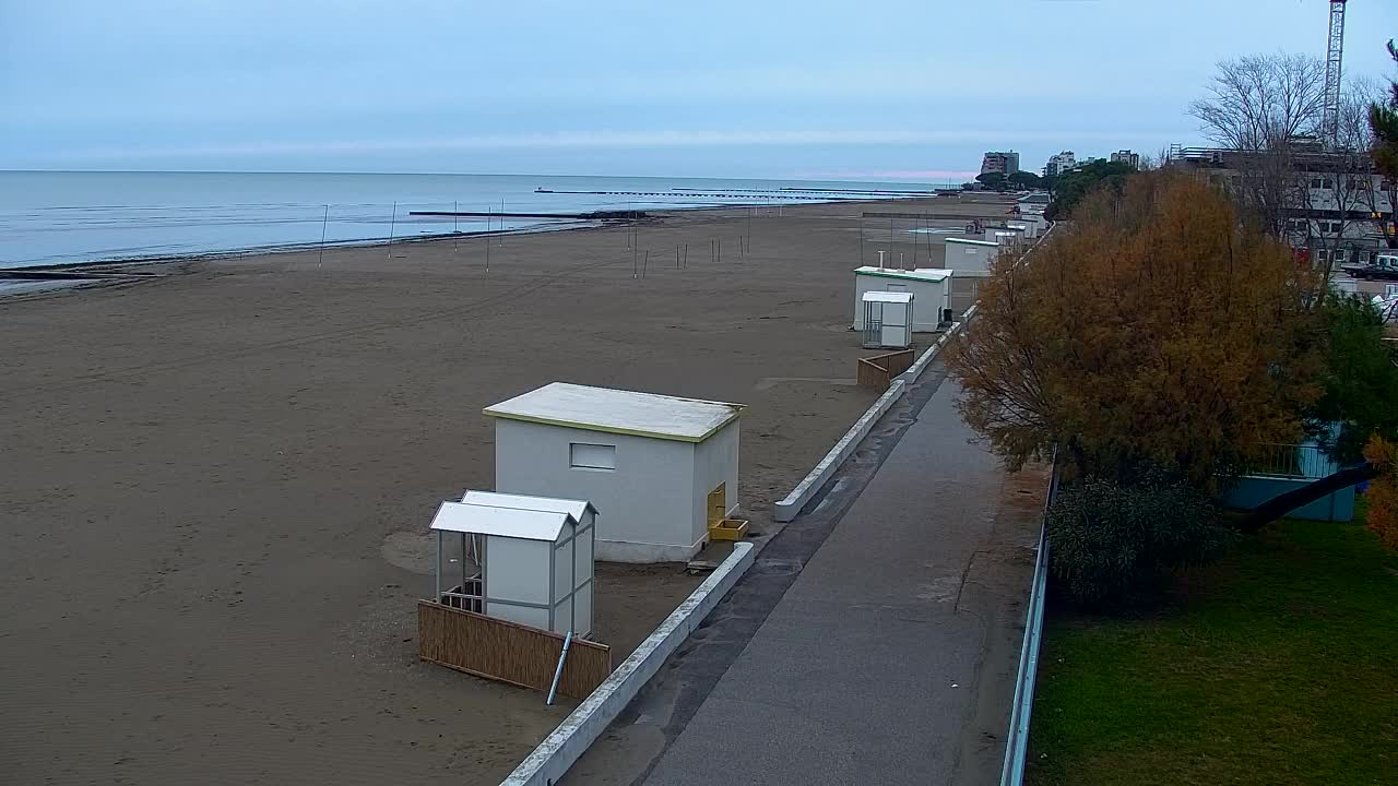 Webcam en vivo Grado: Vistas de la playa y del parque acuático en tiempo real