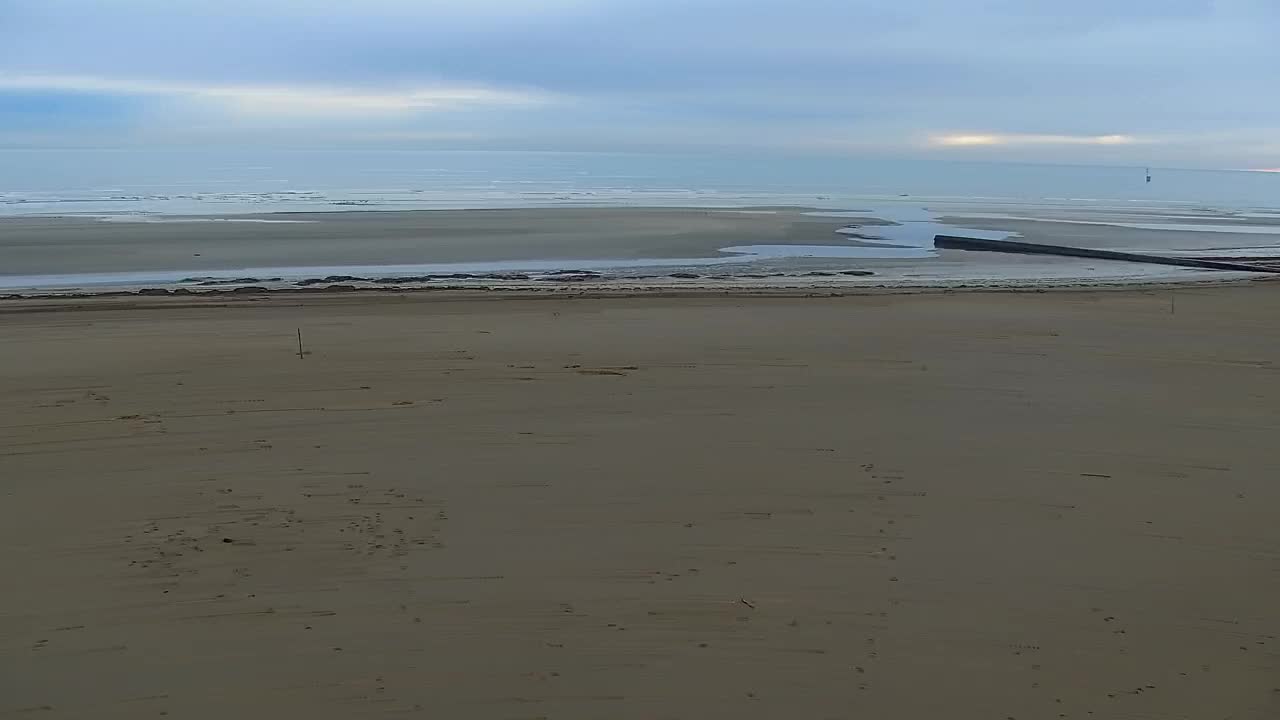 Webcam en vivo Grado: Vistas de la playa y del parque acuático en tiempo real