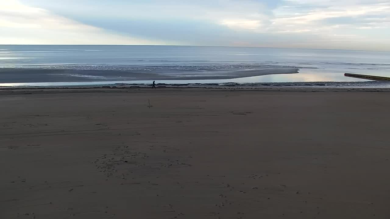 Webcam en vivo Grado: Vistas de la playa y del parque acuático en tiempo real