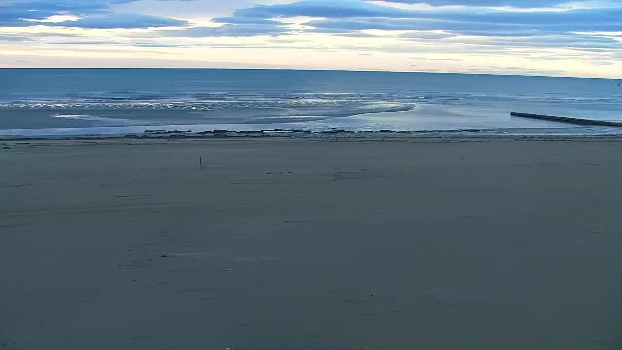 Webcam en vivo Grado: Vistas de la playa y del parque acuático en tiempo real