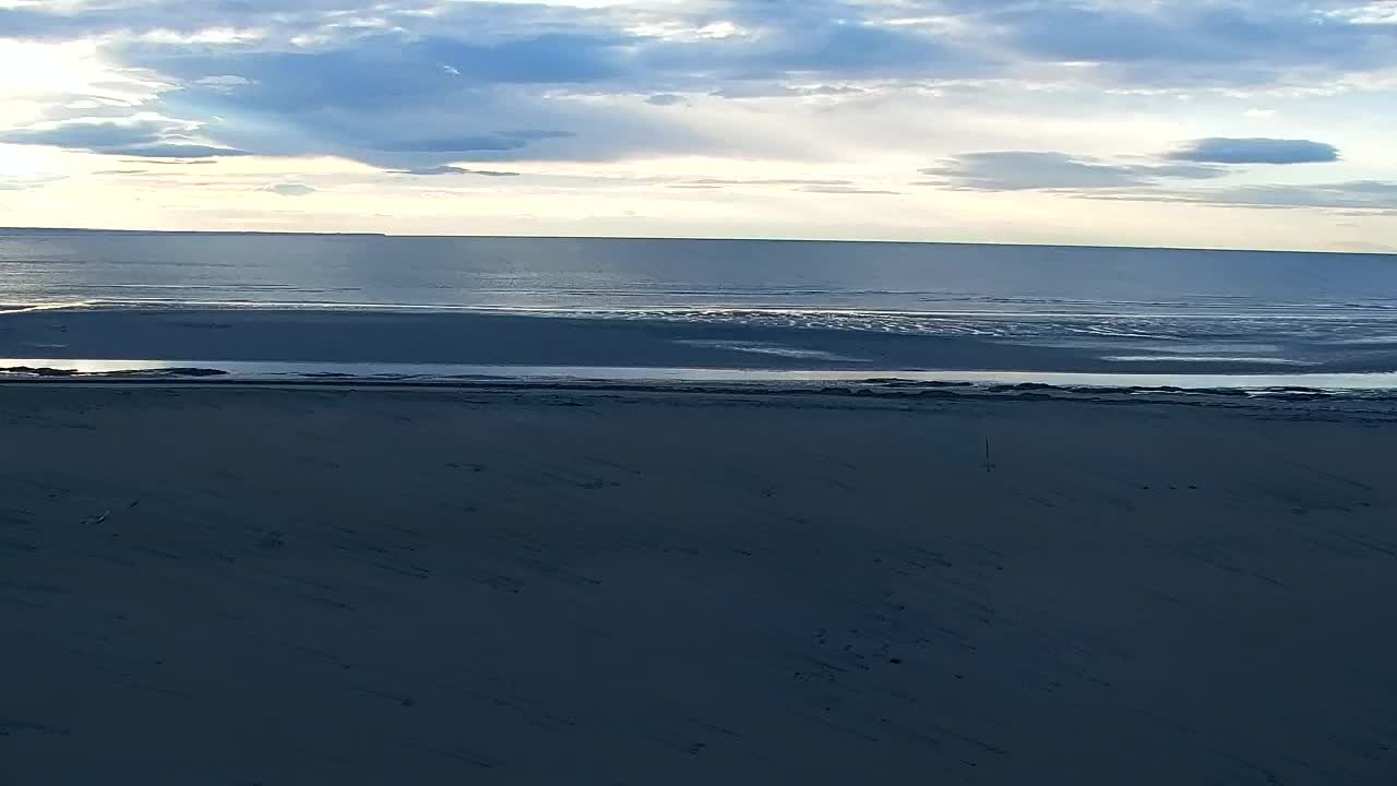 Webcam en vivo Grado: Vistas de la playa y del parque acuático en tiempo real