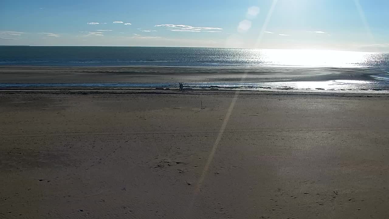 Webcam en vivo Grado: Vistas de la playa y del parque acuático en tiempo real